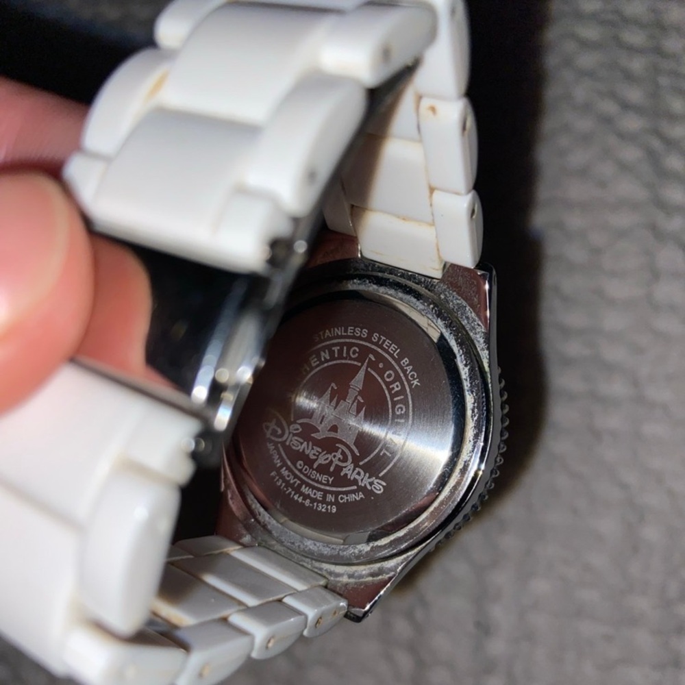 Authentic Disney Parks Watch - Picture 2 of 2